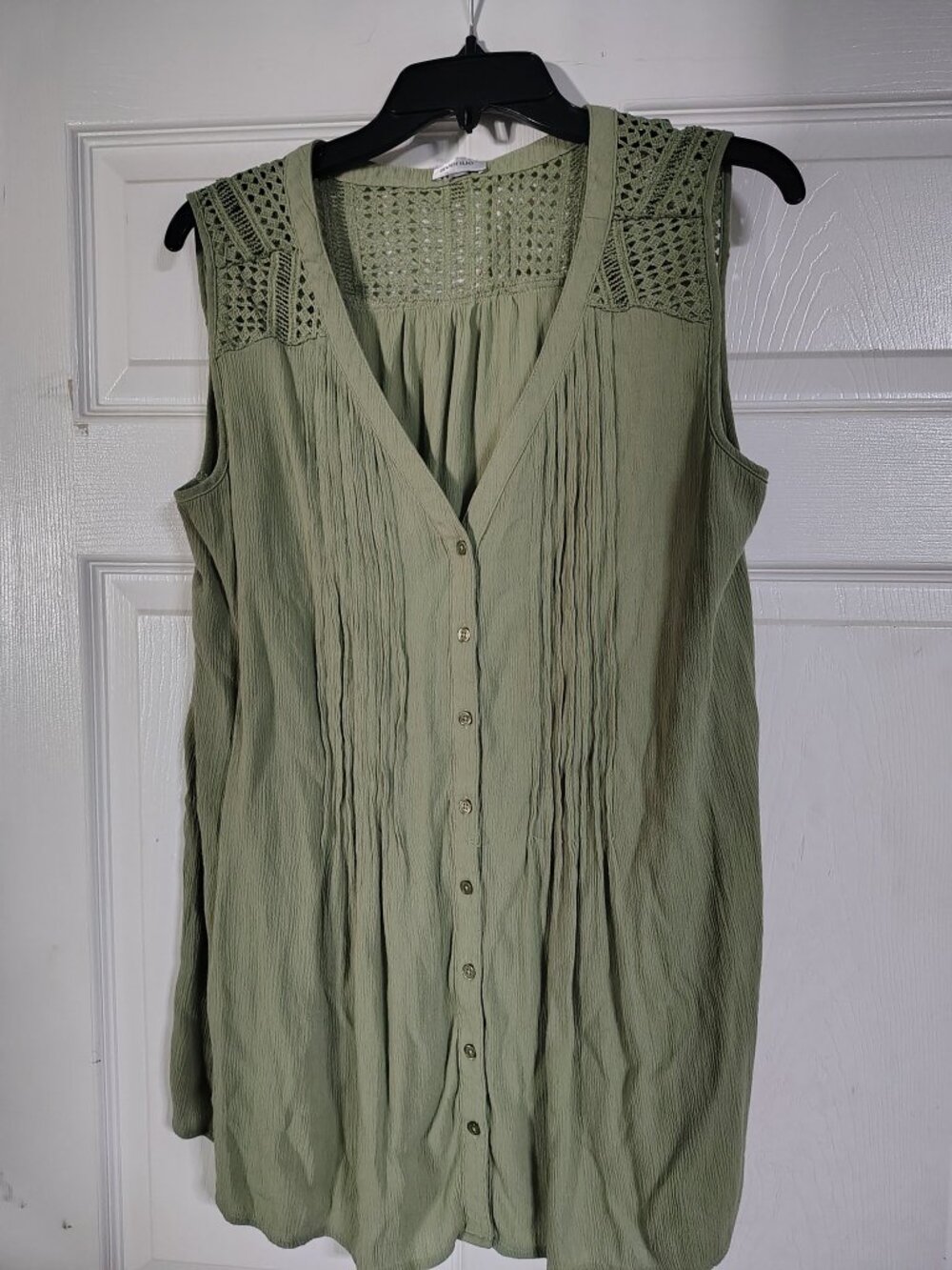 Avenue Sleeveless Blouse Sage Green Crochet Lace Yoke Button Front 2X